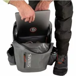 Simms Dry Creek Zip Waterproof Backpack 25L -Ahrex Sales 2023 22a0016.7